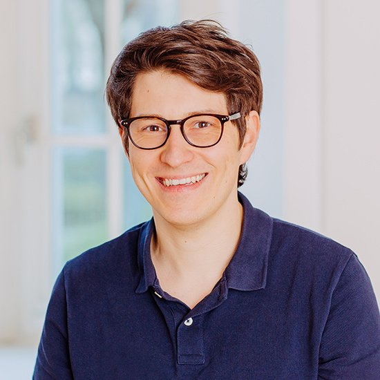 Dr. Roman Mainik